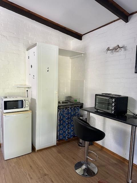To Let 1 Bedroom Property for Rent in Heldervue Western Cape
